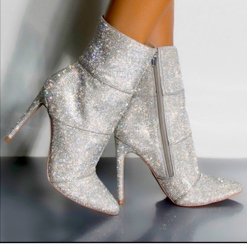 Brand new never worn Steve Madden Winona Rhinestone Mid-Calf bottles.